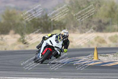 media/Oct-30-2025-Racers Edge (Thu) [[dabbdaf680]]/3-B Group/Session 5 (Turn 6)/